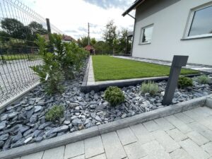 Firma Ogrodnicza PanTrawa - zakładanie ogrodu w Maszycach k. Krakowa 17