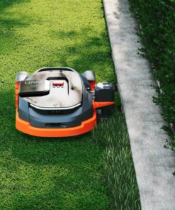 Trymer dla kosiarek Navimow serii 3 w akcji - zdjęcie podczas pracy
